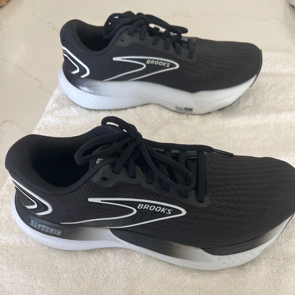 Brooks Women’s Glycerin 21 Neutral Running Shoe - Picture 1 of 6